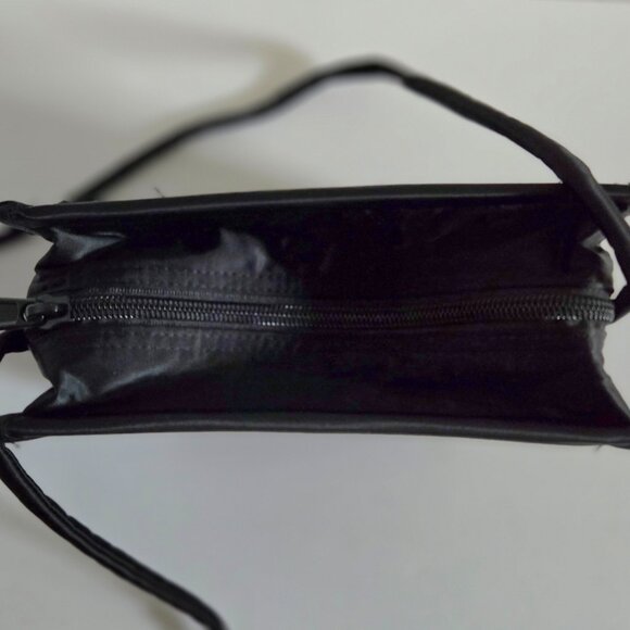 Baskets of Cambodia Black and Tan Crossbody Woven Sustainable Handbag, NWOT - Picture 7 of 9